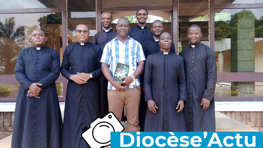 l’abbé Paul Cyrille Lekini visite les grands séminaristes d’Obala à Nkolbisson